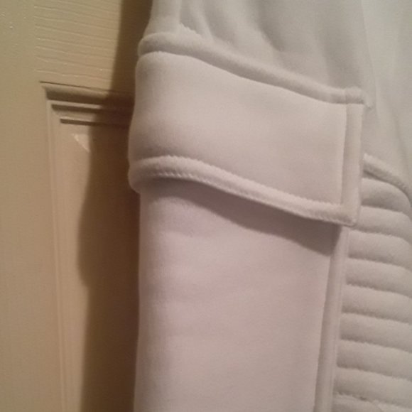 Aknowledge Womens White pull up shorts size L NWT - Picture 2 of 10